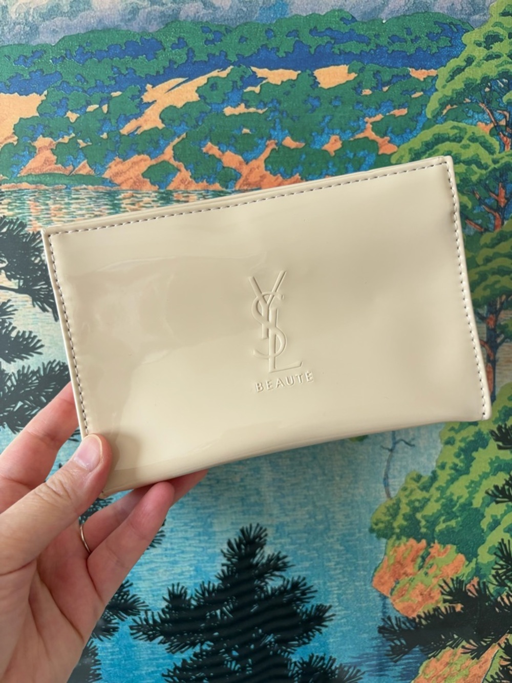 NWOT✨Yves Saint Laurent Beaute Beige Patent Cosmetic Pouch